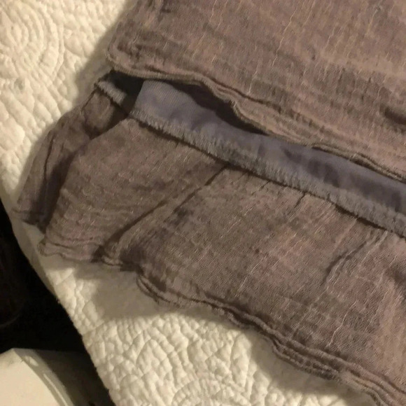 Cute top from Mine size large Free with bundle of 2+ - Picture 5 of 7